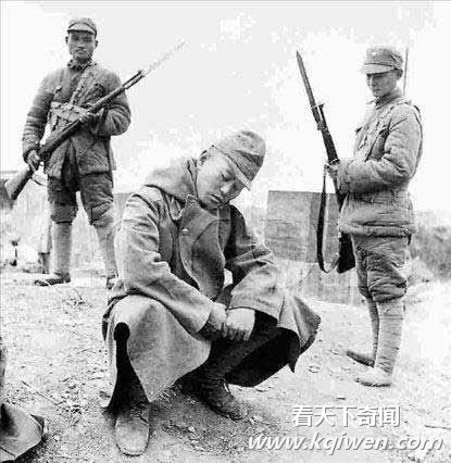 旧照实拍暴露日本士兵被俘后的丑态(组图)